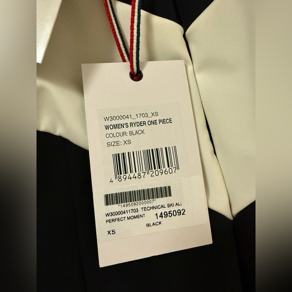 Perfect moment size xs brand new ski suit - Picture 2 of 3